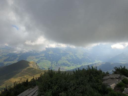 Dichte Wolken über St. Stephan