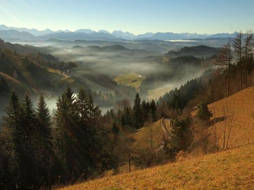 Stimmungsvoller Morgen über dem Emmental
