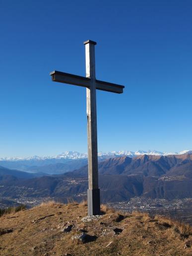 Gipfelkreuz Monte Boglia